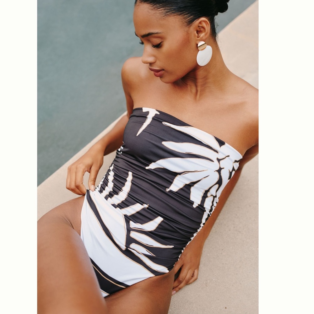 Cala de la Cruz × Anthropologie Giacomo
One-Piece Swimsuit